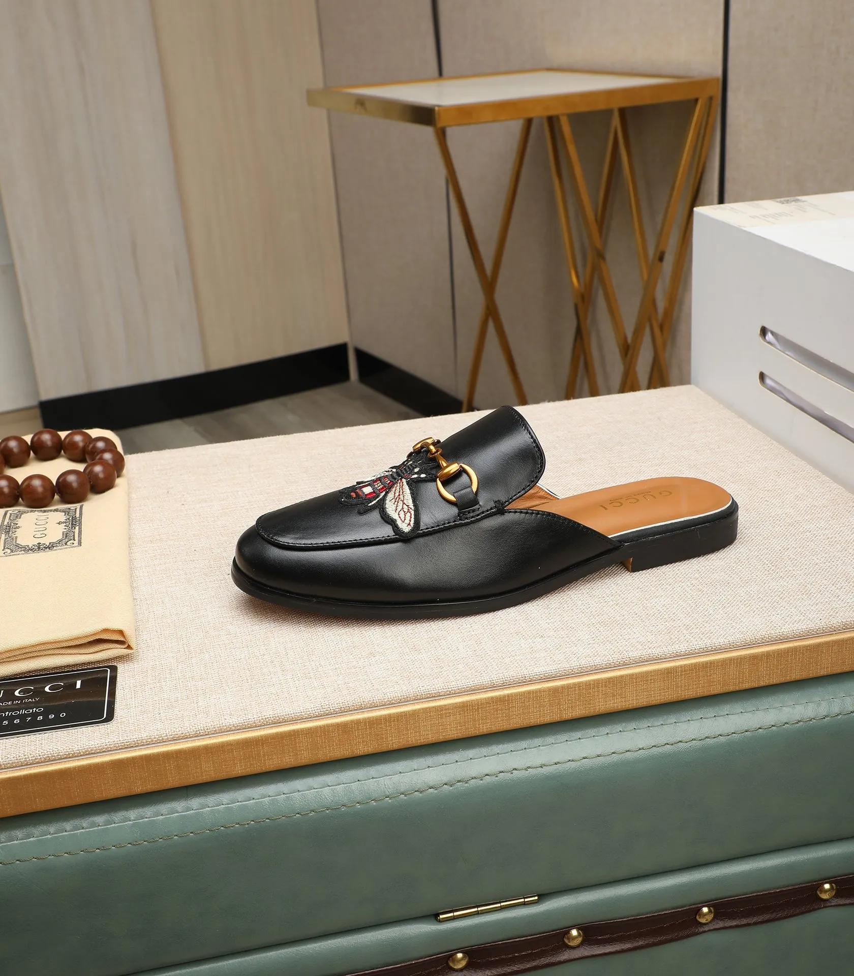 Men's clothing and shoes 💰380 (Gucci) The latest 🎁🎁 casual and fashionable men's shoes 👟 from the official website, hot style 💥 style is simple and elegant, exclusive for trendy men. Unique official website latest brand double G elements 👑 original Gucci decoration, fashionable and generous, original material original calfskin, ✅ fully imported first-layer pigskin lining, official website designated wear-resistant, lightweight original rubber casual outsole, counter classic model taken in kind, 38-44 black and white optional